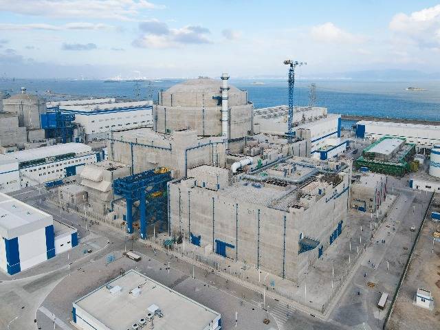 中核二四公司建的华龙一号全球首堆福清核电5号机组首炉燃料装载正式